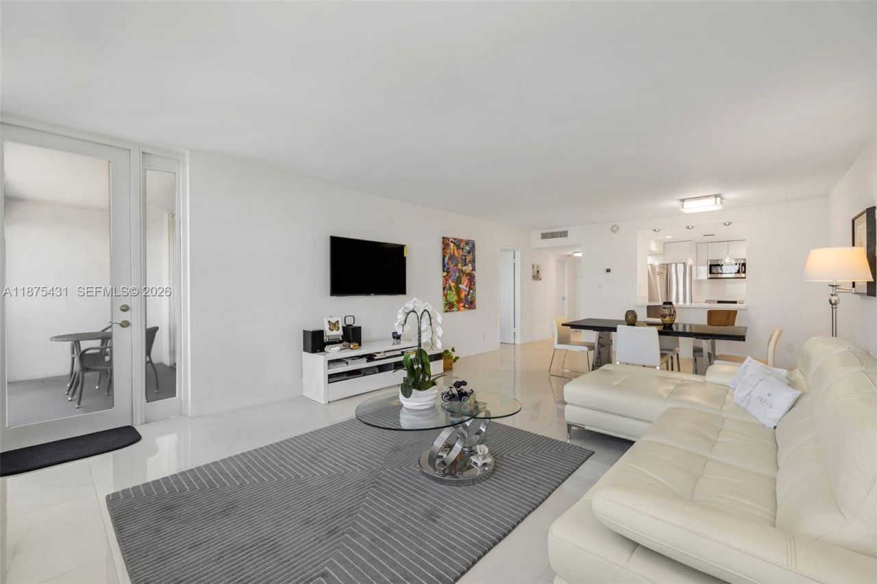 5401 Collins Ave, Unit 1231, Miami Beach, FL 33140 Photo