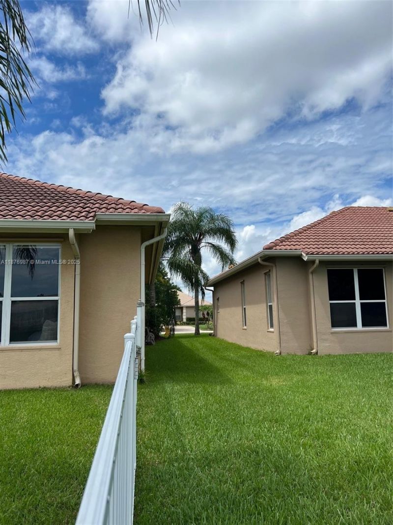 415 NW Dover Ct, Port Saint Lucie, FL 34983 Photo