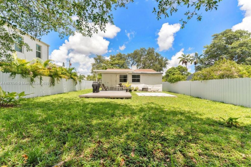 180 NW 69th St, Miami, FL 33150 Photo