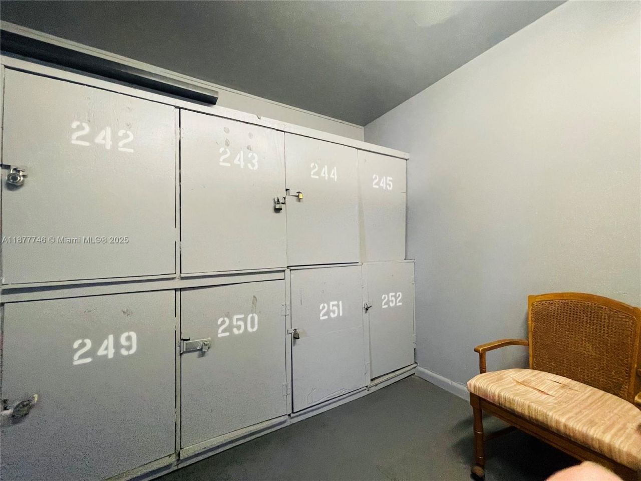 251 S Suffolk F, Unit 251, Boca Raton, FL 33434 Photo