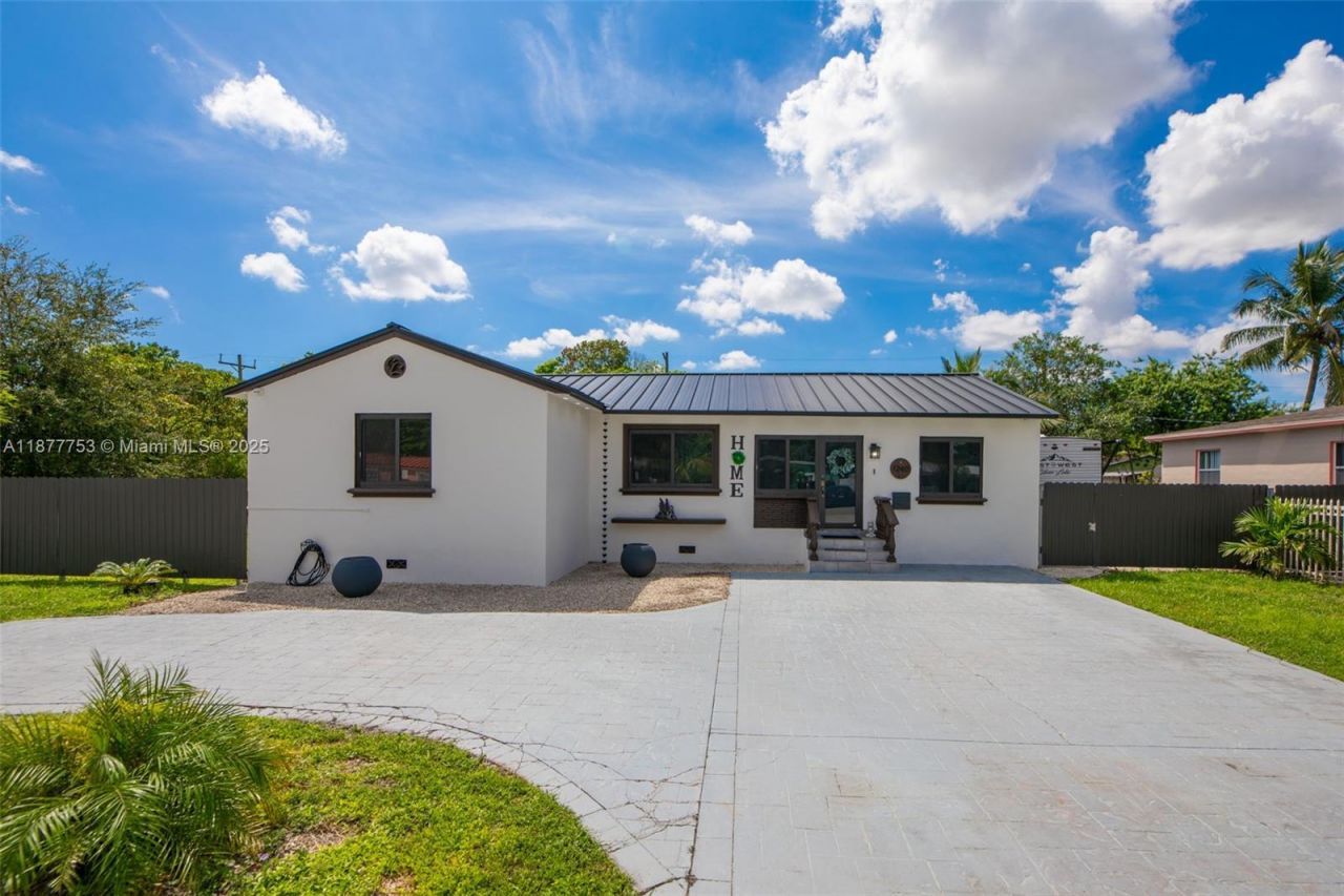 1240 Peri St, Opa Locka, FL 33054 Main Photo