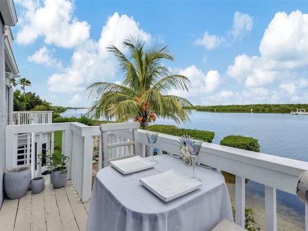 2404 Harbour Cove Dr, Hutchinson Island, FL 34949