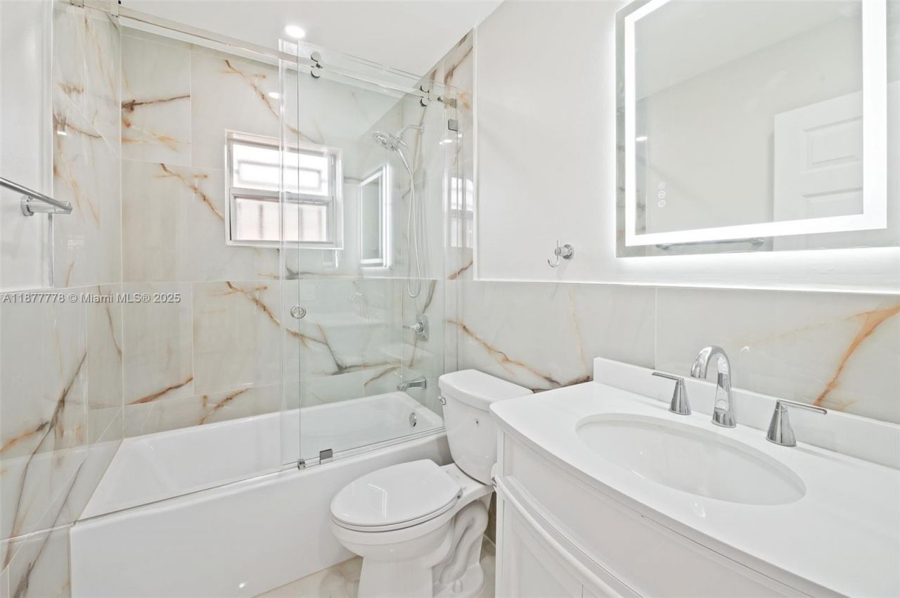 3203 W 70th Ter, Hialeah, FL 33018 Photo