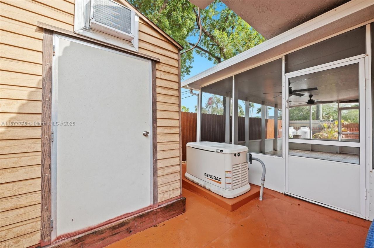 3203 W 70th Ter, Hialeah, FL 33018 Photo