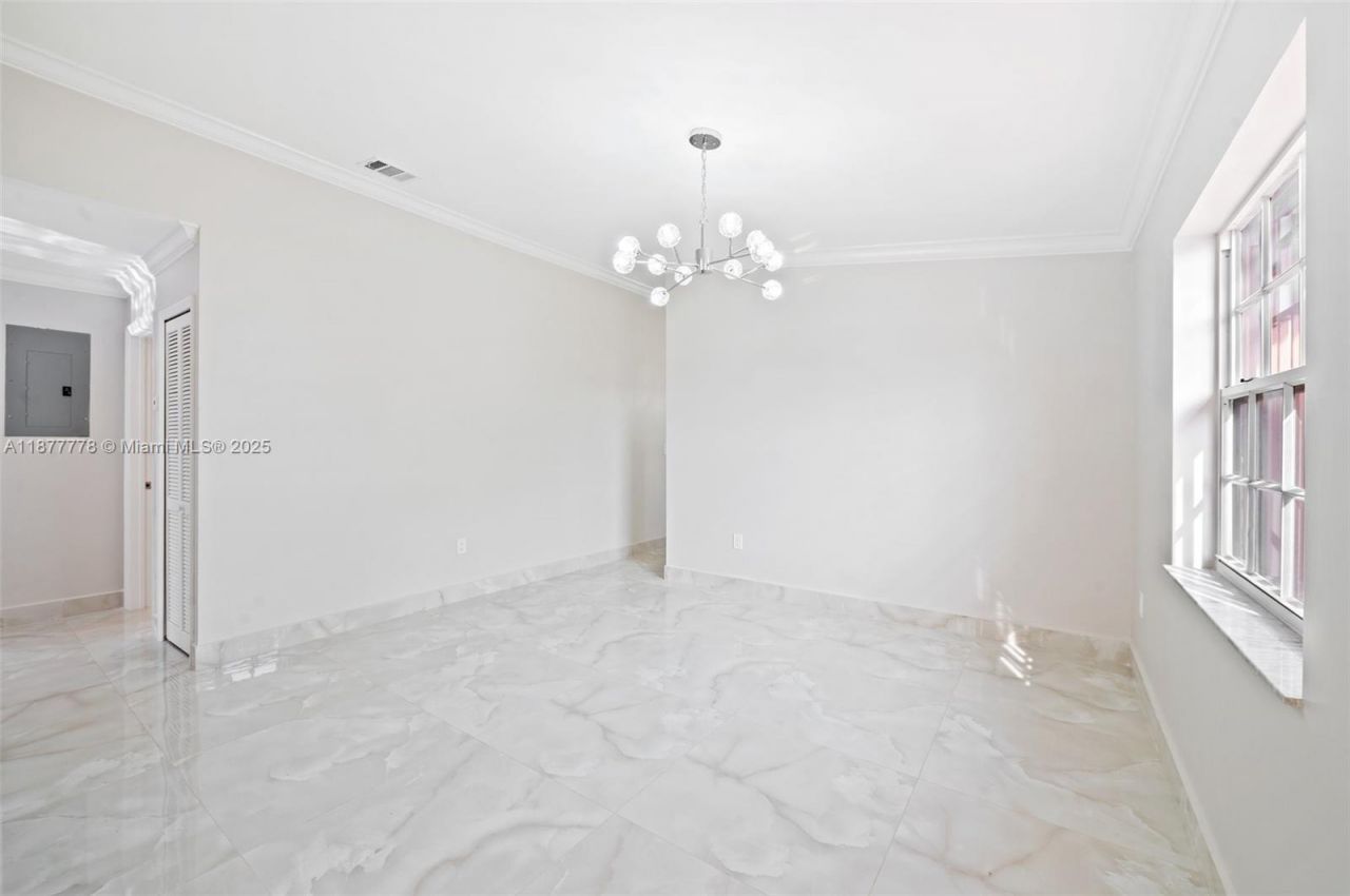 3203 W 70th Ter, Hialeah, FL 33018 Photo