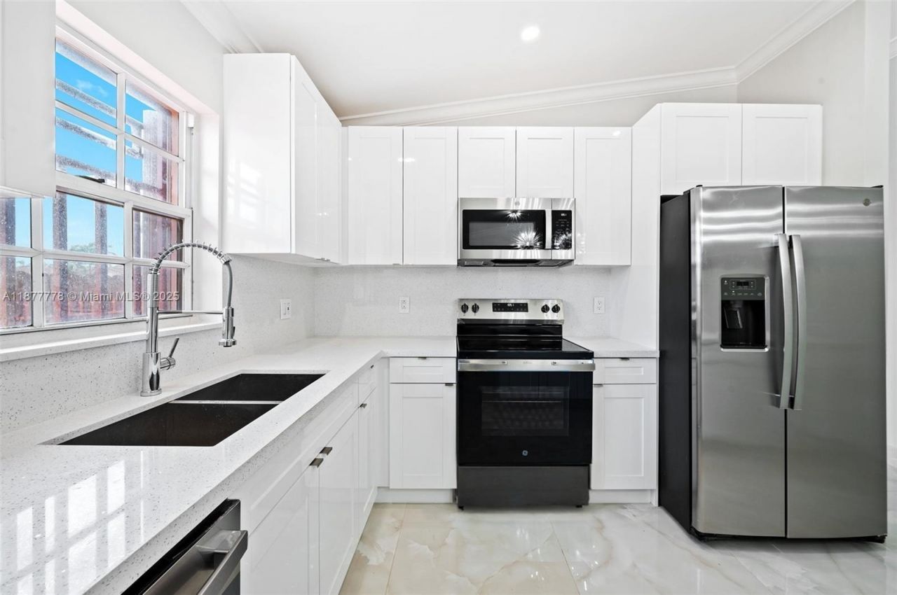 3203 W 70th Ter, Hialeah, FL 33018 Photo