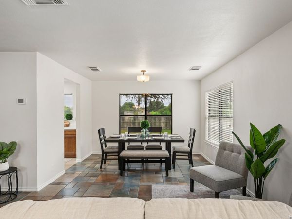 9711 Diamond Cliff Dr, Helotes, TX 78023