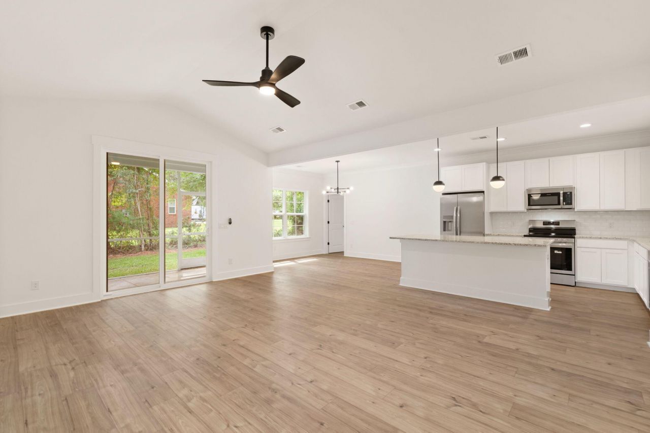 1200 Ot Wallace Boulevard Photo 10