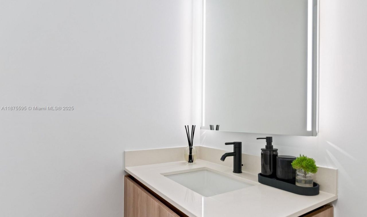 398 NE 5th, Unit 4215, Miami, FL 33132 Photo