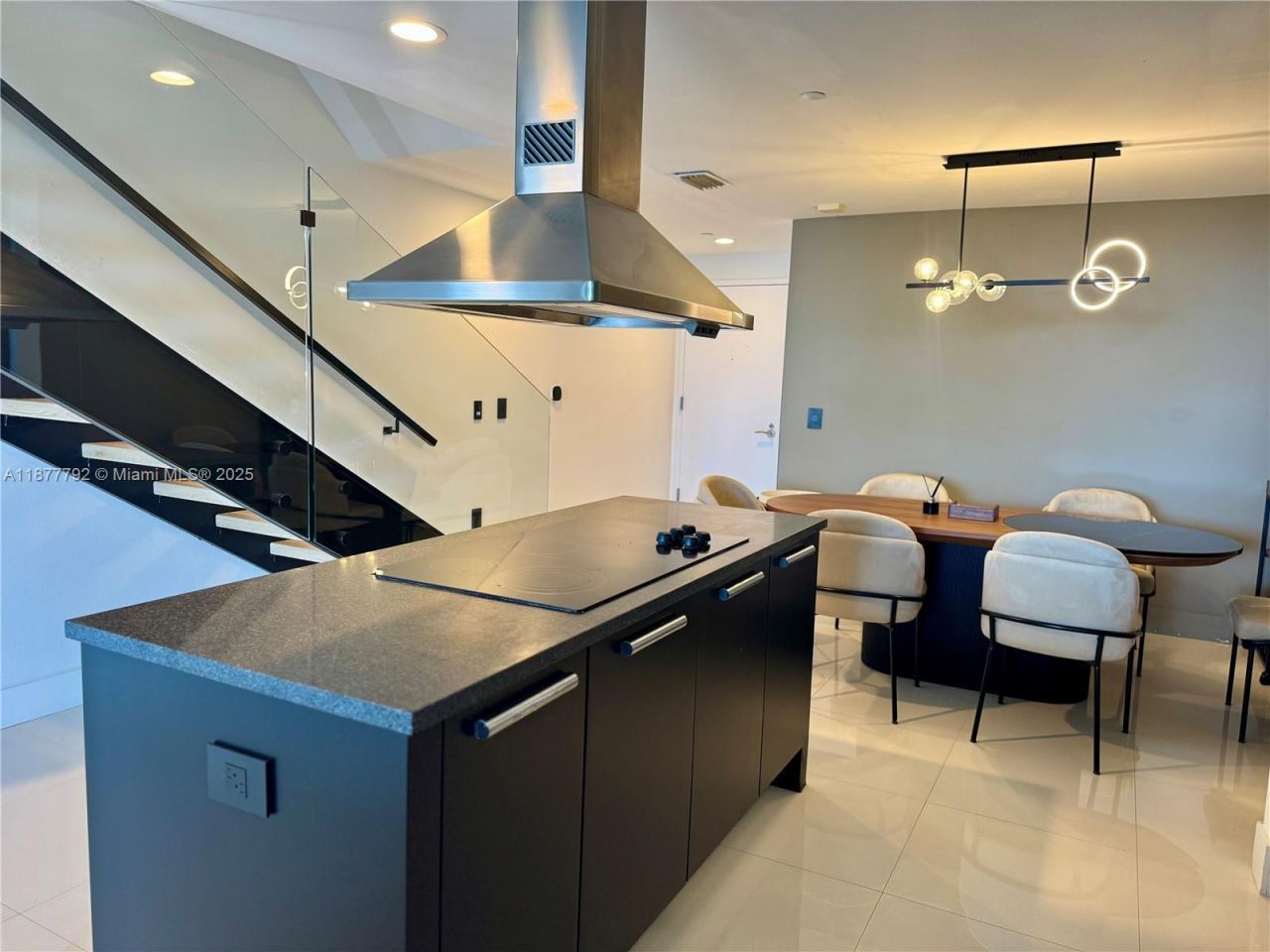 2950 NE 188th St, Unit 443, Aventura, FL 33180 Photo