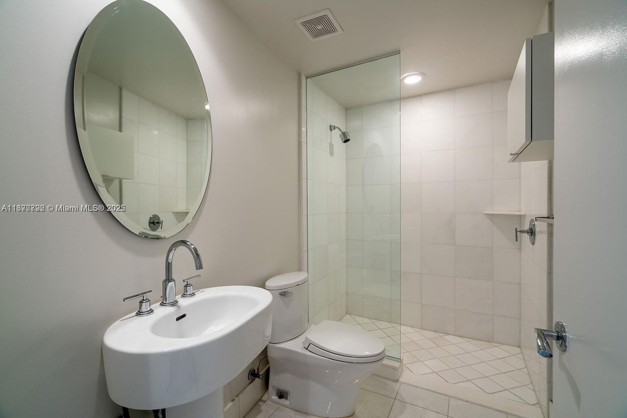 2950 NE 188th St, Unit 443, Aventura, FL 33180 Photo