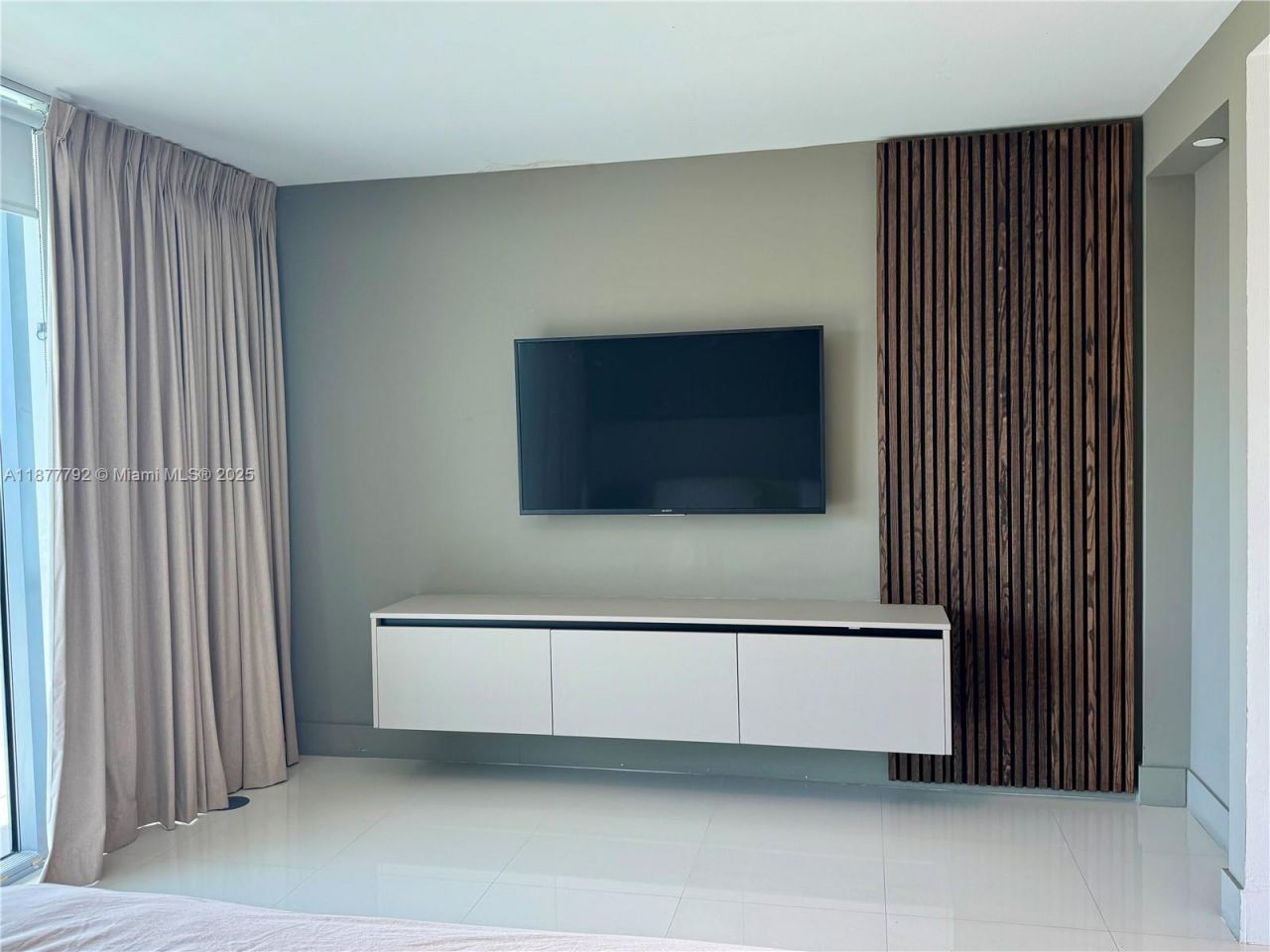 2950 NE 188th St, Unit 443, Aventura, FL 33180 Photo