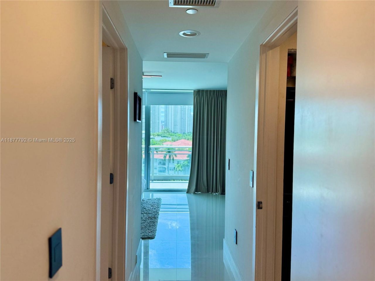 2950 NE 188th St, Unit 443, Aventura, FL 33180 Photo