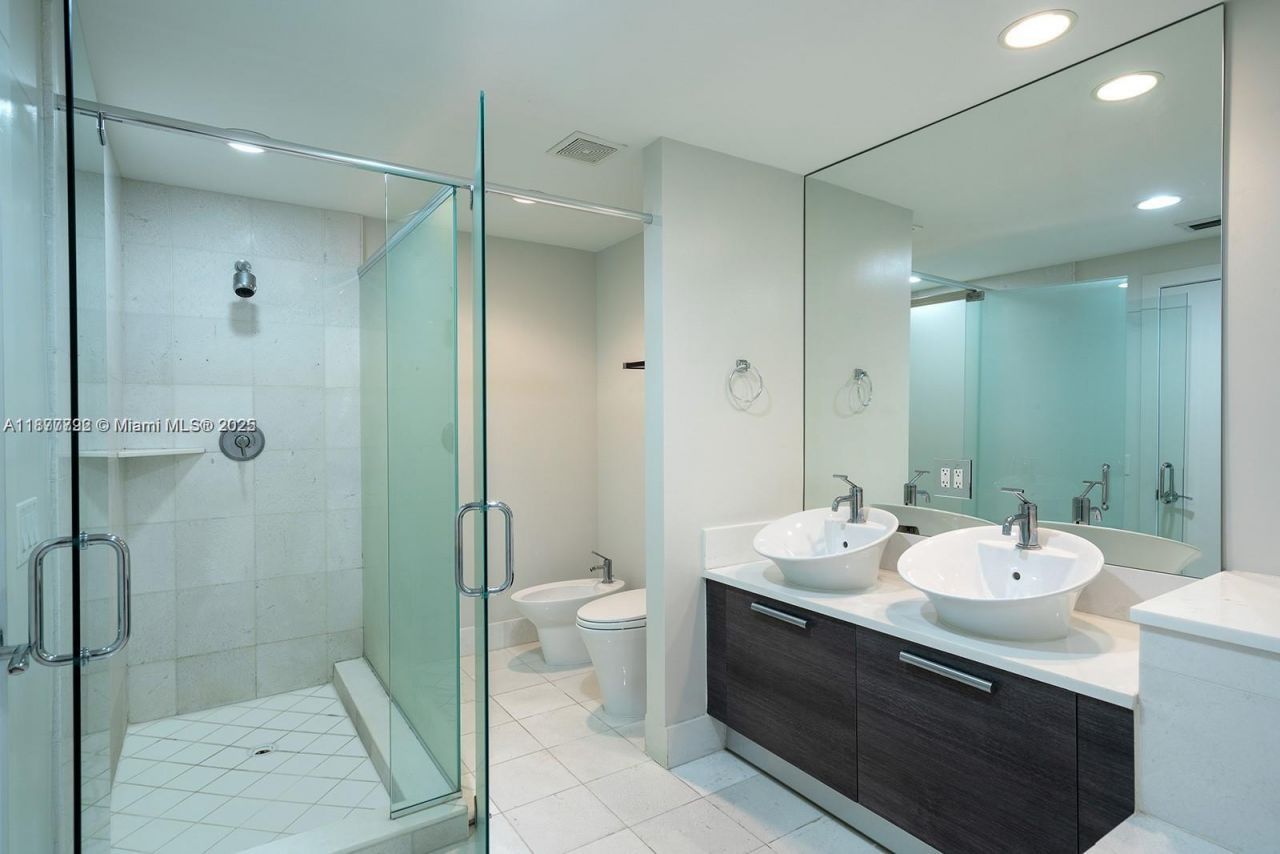 2950 NE 188th St, Unit 443, Aventura, FL 33180 Photo