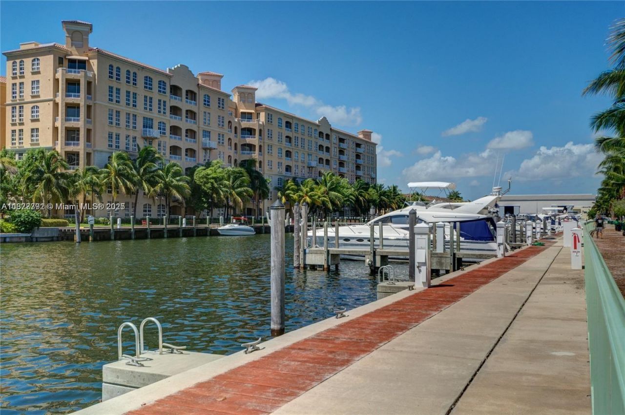 2950 NE 188th St, Unit 443, Aventura, FL 33180 Photo