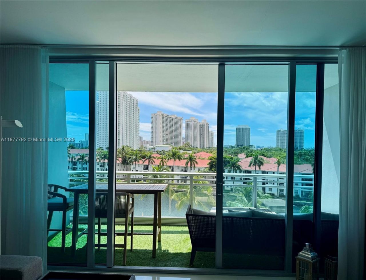 2950 NE 188th St, Unit 443, Aventura, FL 33180 Photo