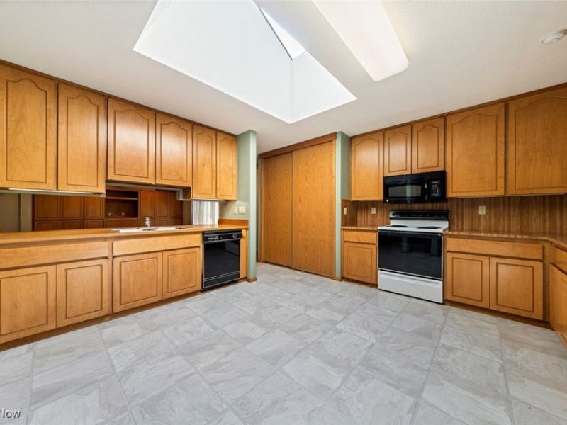 12694 Ionia Court, Strongsville, OH 44149 Photo 12