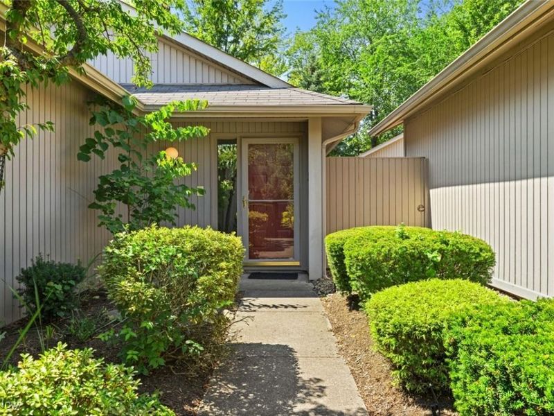 12694 Ionia Court, Strongsville, OH 44149 Photo 3