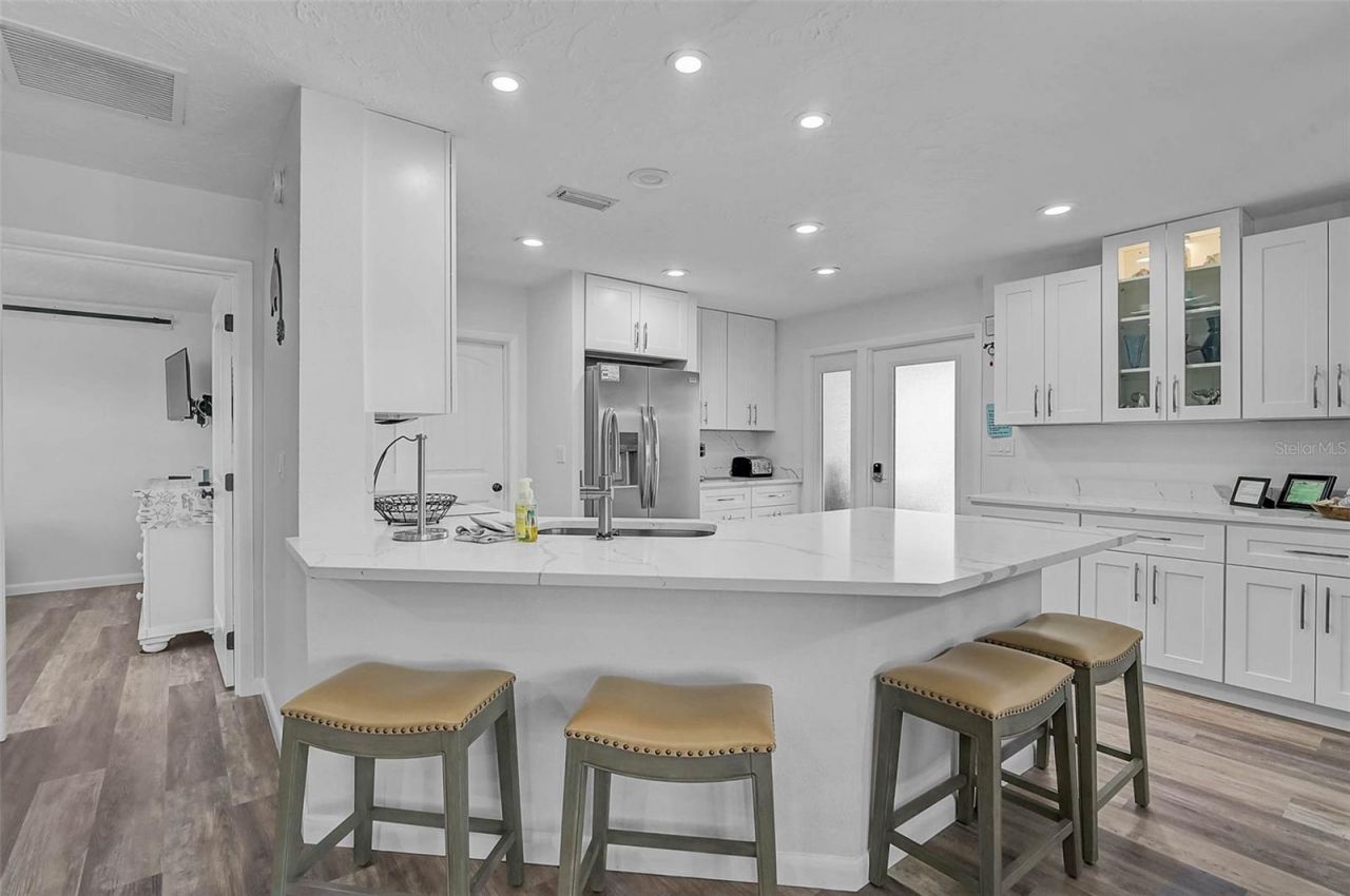 6308 Midnight Pass Road, Unit 6, Sarasota, FL 34242 Photo