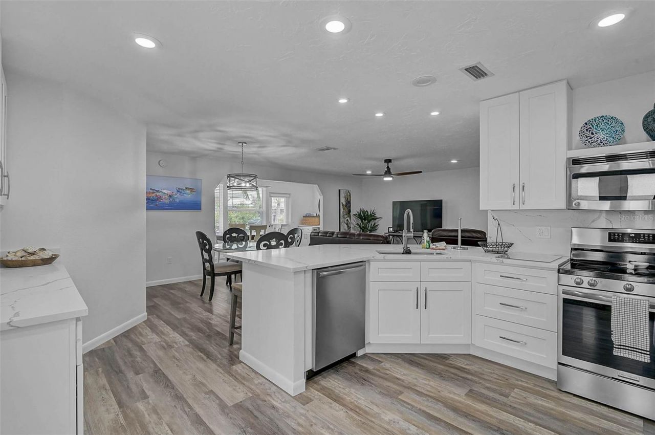 6308 Midnight Pass Road, Unit 6, Sarasota, FL 34242 Photo