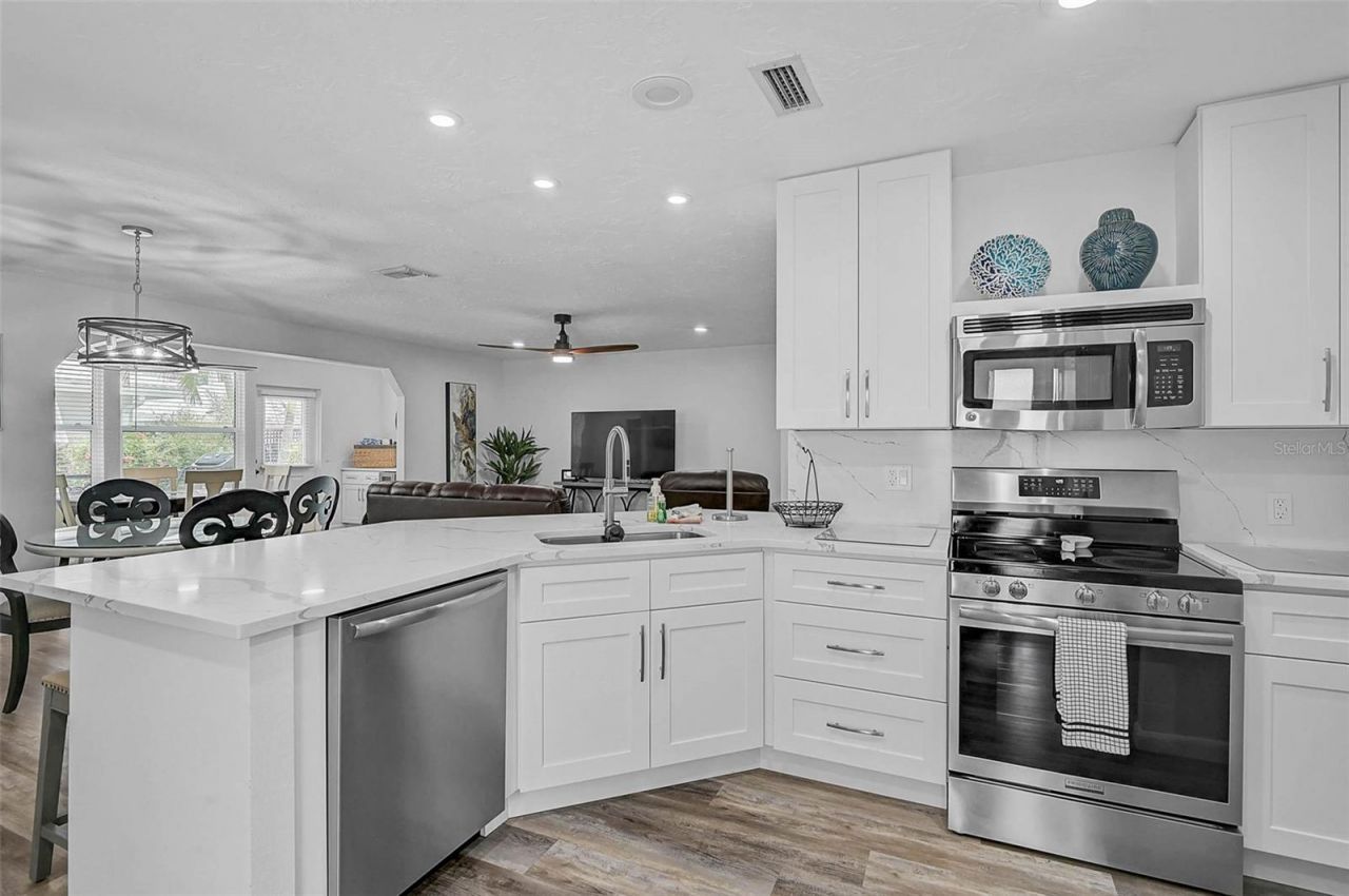 6308 Midnight Pass Road, Unit 6, Sarasota, FL 34242 Photo