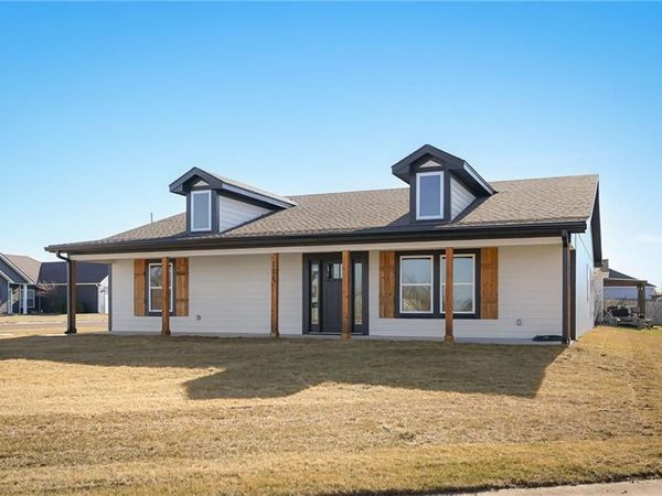 704 Colony Avenue, East Lynne, MO 64743