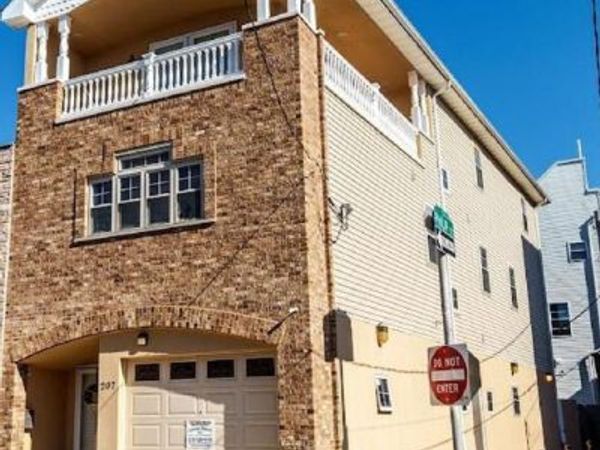 207 MOORE STREET, PHILADELPHIA, PA 19148