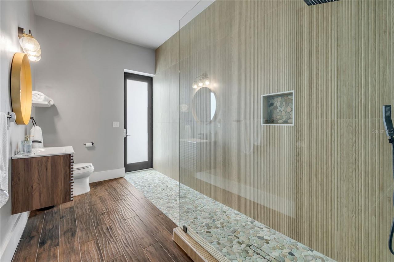 1707 N Peninsula Avenue, New Smyrna Beach, FL 32169 Photo