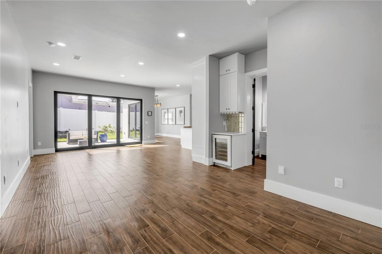 1707 N Peninsula Avenue, New Smyrna Beach, FL 32169 Photo