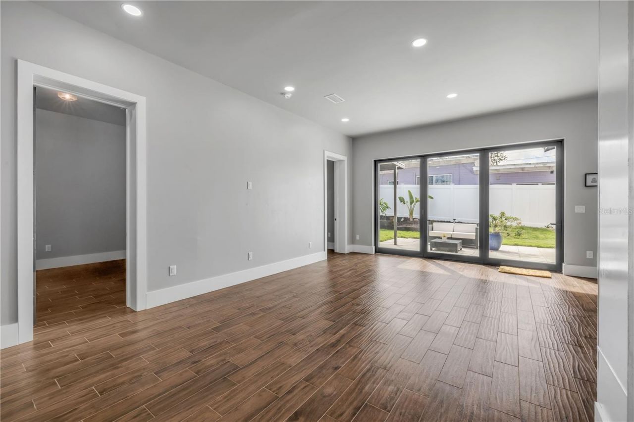 1707 N Peninsula Avenue, New Smyrna Beach, FL 32169 Photo