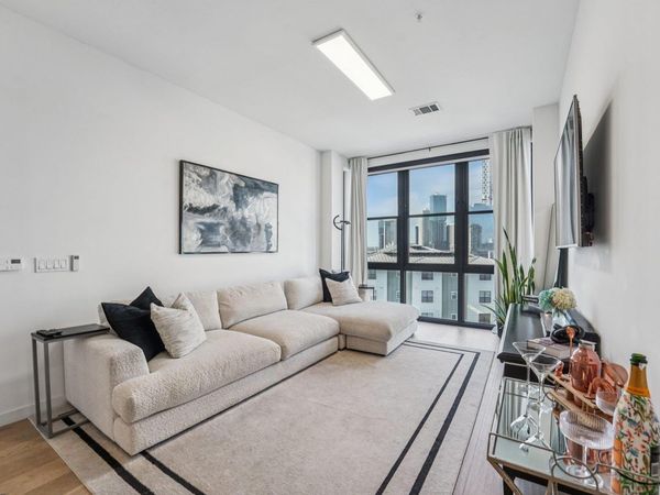 800 Embassy DR, Unit 429, Austin, TX 78702