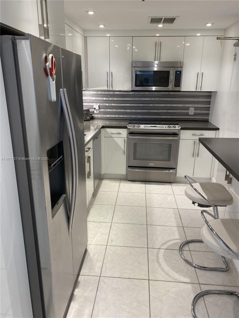 10185 Collins Ave, Unit 319, Bal Harbour, FL 33154 Photo