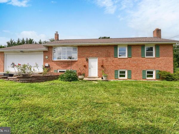 560 BOXWOOD LANE, CARLISLE, PA 17015