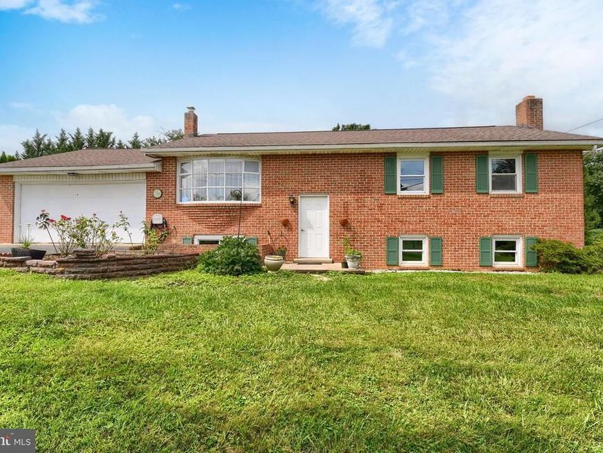 560 Boxwood Lane, Carlisle, PA 17015 Main Photo