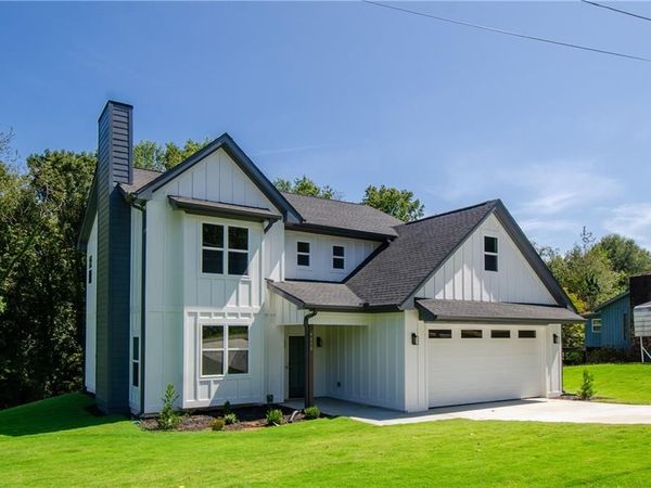 4450 Roberta Circle, Gainesville, GA 30506