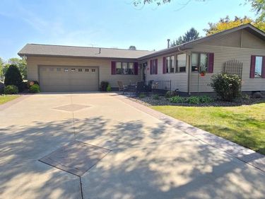 277 3rd Street SW, Blooming Prairie, MN 55917