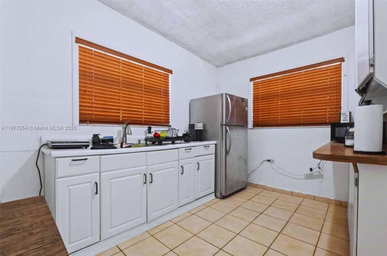 8571 SW 30th St, Miami, FL 33155 Photo