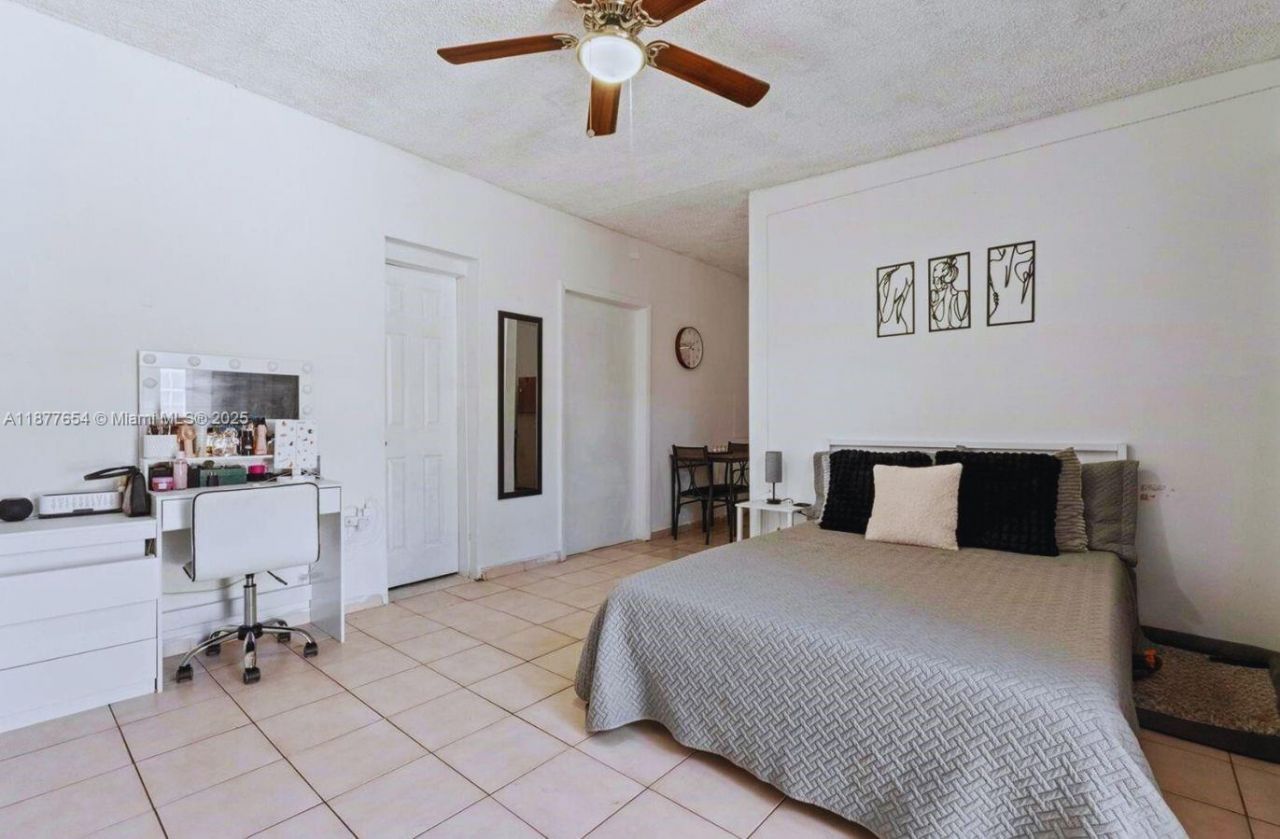 8571 SW 30th St, Miami, FL 33155 Photo