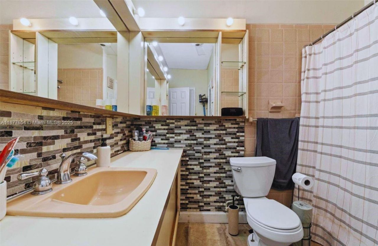 8571 SW 30th St, Miami, FL 33155 Photo