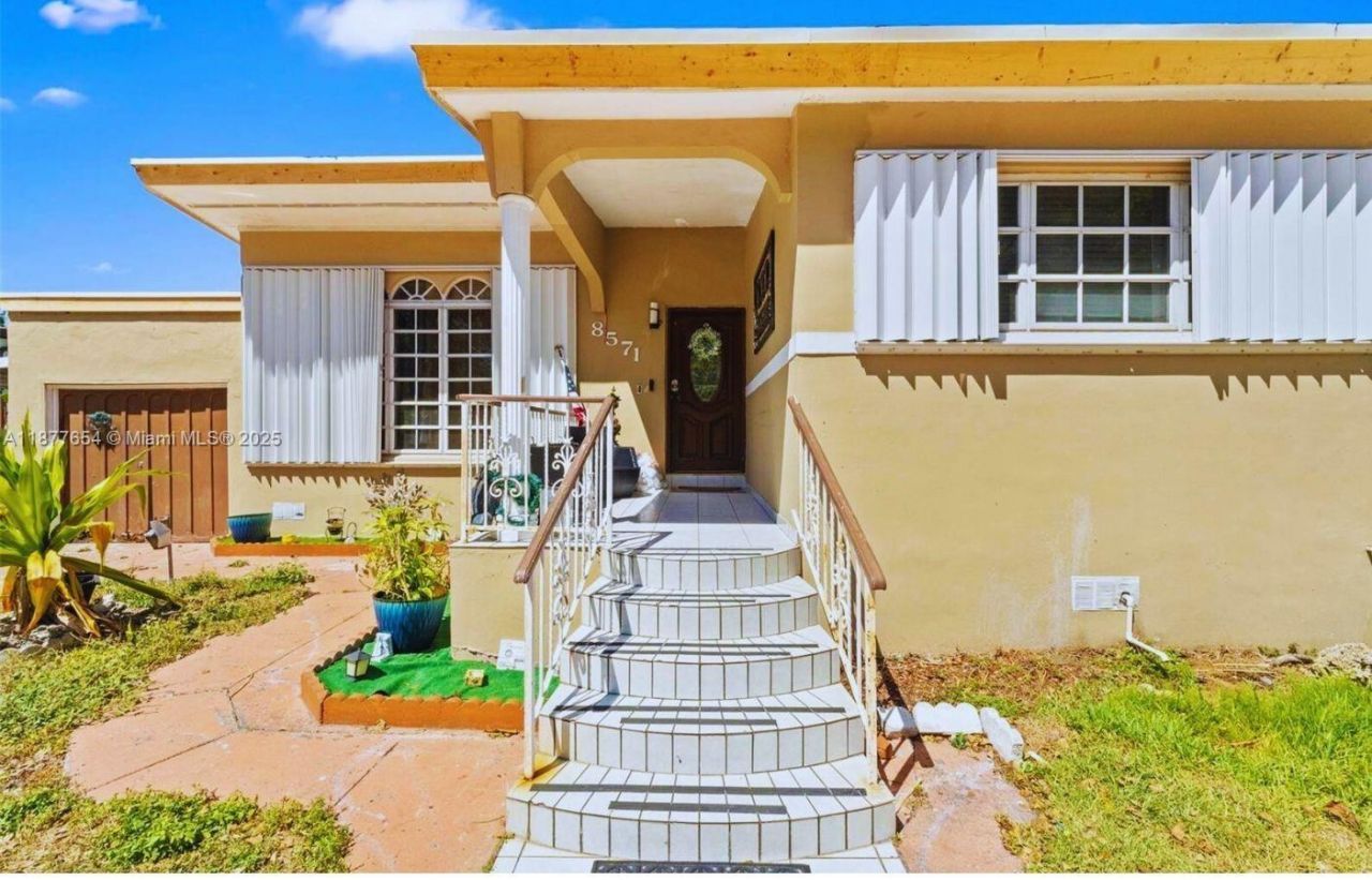 8571 SW 30th St, Miami, FL 33155 Photo