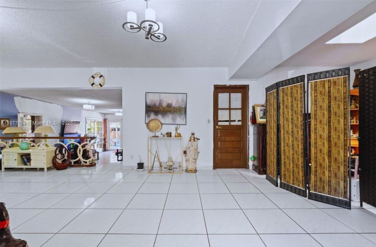 8571 SW 30th St, Miami, FL 33155 Photo