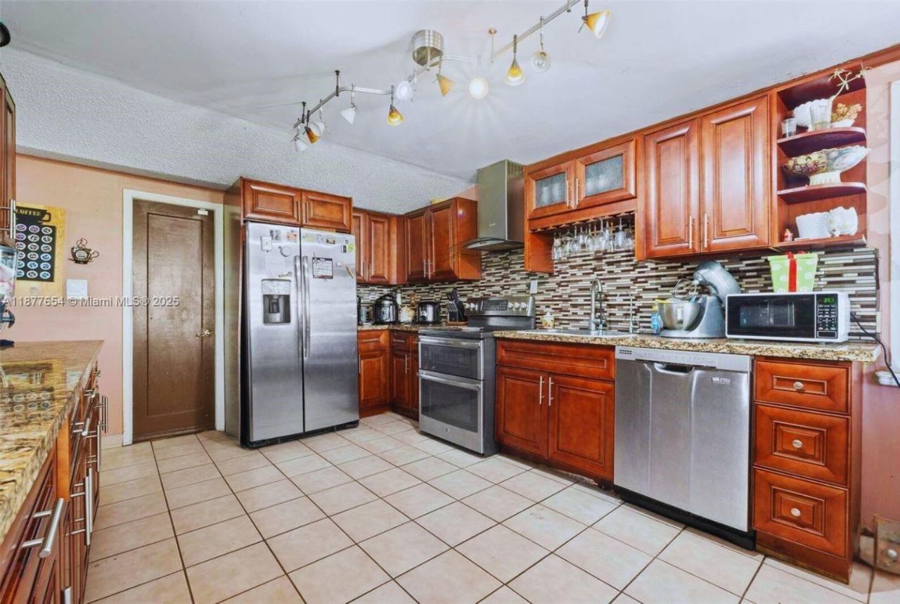 8571 SW 30th St, Miami, FL 33155 Photo