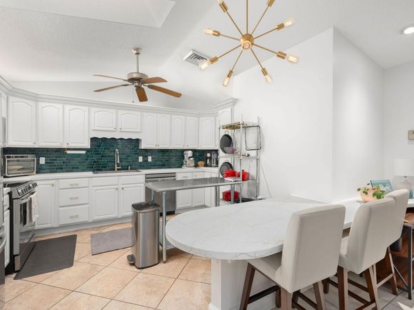 1433 Captains Walk, Unit 18d, Fort Pierce, FL 34950