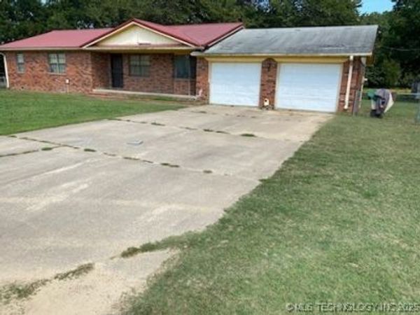 411321 E 1080 Road, Checotah, OK 74426