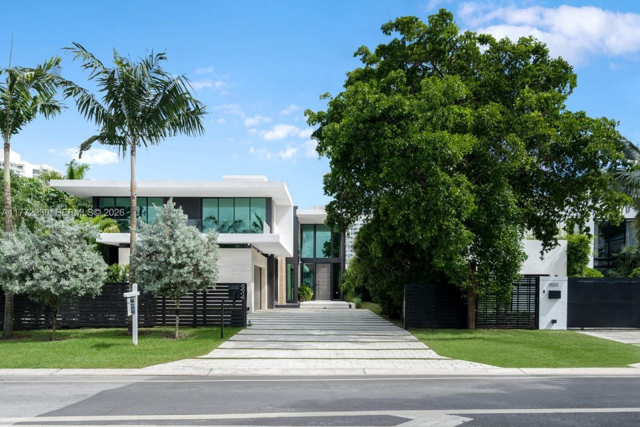 5515 Pine Tree Dr, Miami Beach, FL 33140 Photo