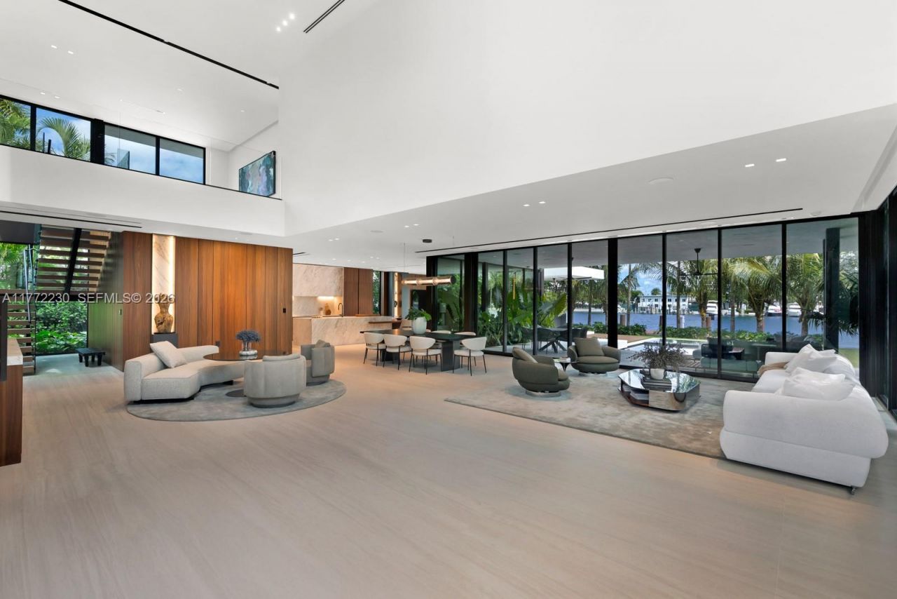 5515 Pine Tree Dr, Miami Beach, FL 33140 Photo