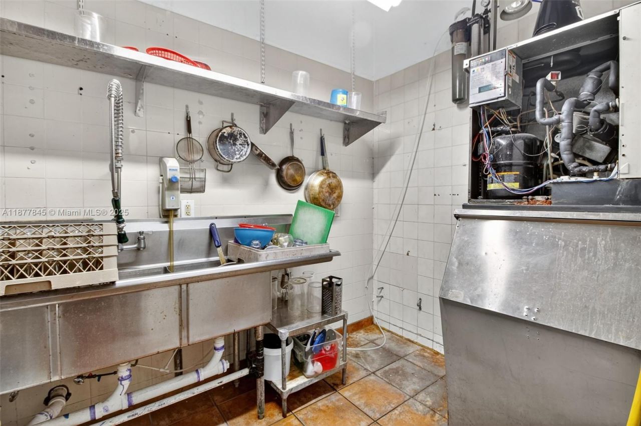 1216 Washington Ave, Miami Beach, FL 33139 Photo