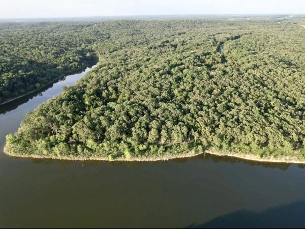 000 Eagles Nest Road , Pittsburg, MO 65724