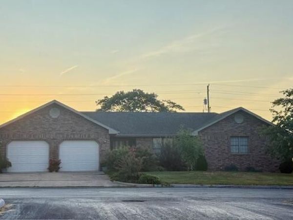2404 Fruit Station Drive, Mountain Grove, MO 65711
