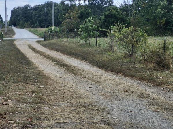 9942 Highway Ah, Plato, MO 65552